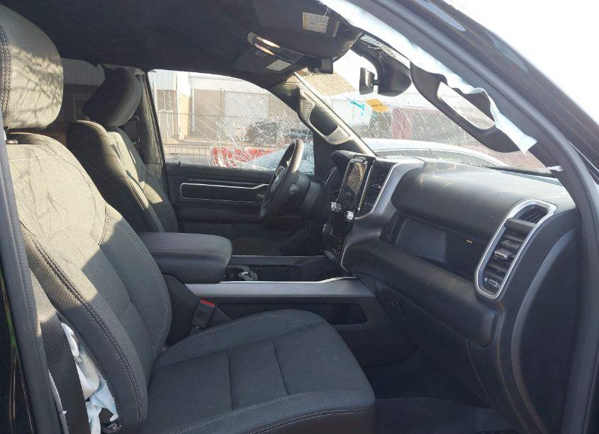 Photo 5 of 2023 Ram 1500 BIG HORN QUAD CAB 4X2 6'4 BOX (VIN 1C6RREBG1PN608585)