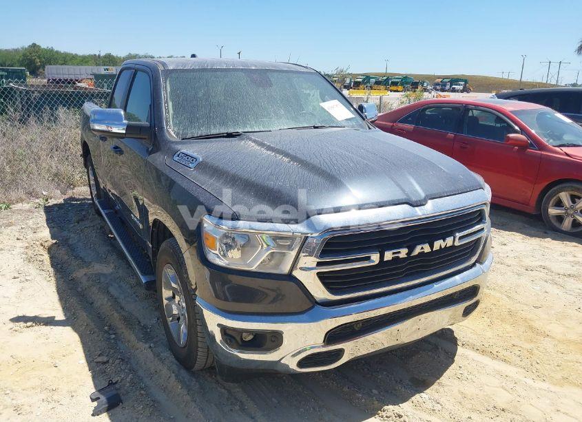 2021 Ram 1500 BIG HORN QUAD CAB 4X2 6'4 BOX (VIN 1C6RREBT0MN630263) main photo