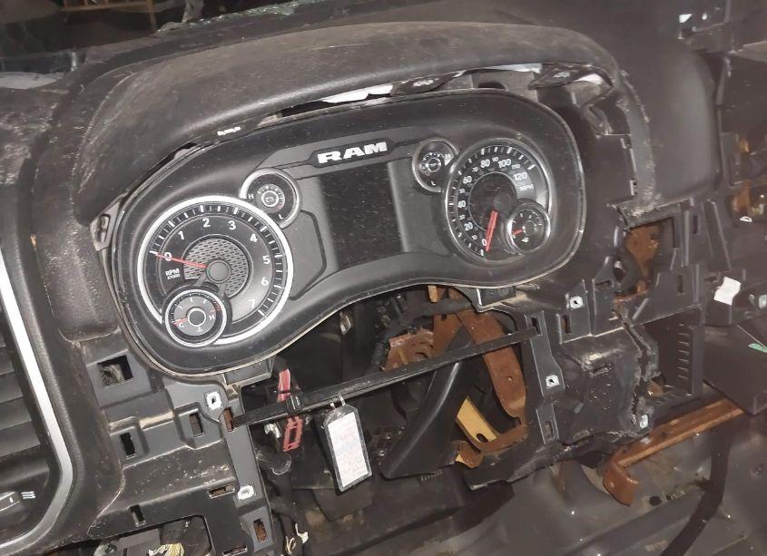 Photo 15 of 2022 Ram 1500 BIG HORN QUAD CAB 4X2 6'4 BOX (VIN 1C6RREBT5NN290948)