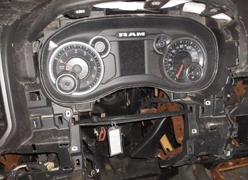 Photo 7 of 2022 Ram 1500 BIG HORN QUAD CAB 4X2 6'4 BOX (VIN 1C6RREBT5NN290948)