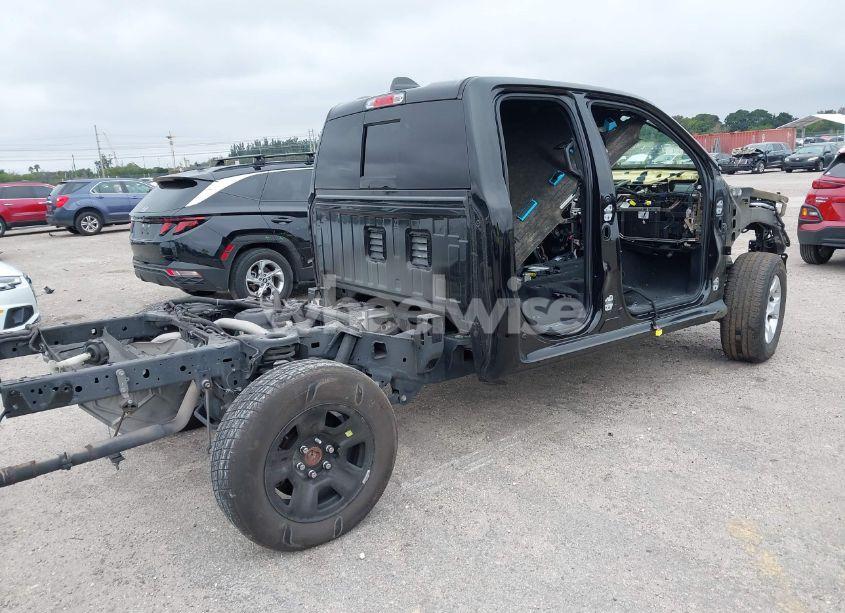 Photo 4 of 2019 Ram 1500 (VIN 1C6RREDT1KN581293)