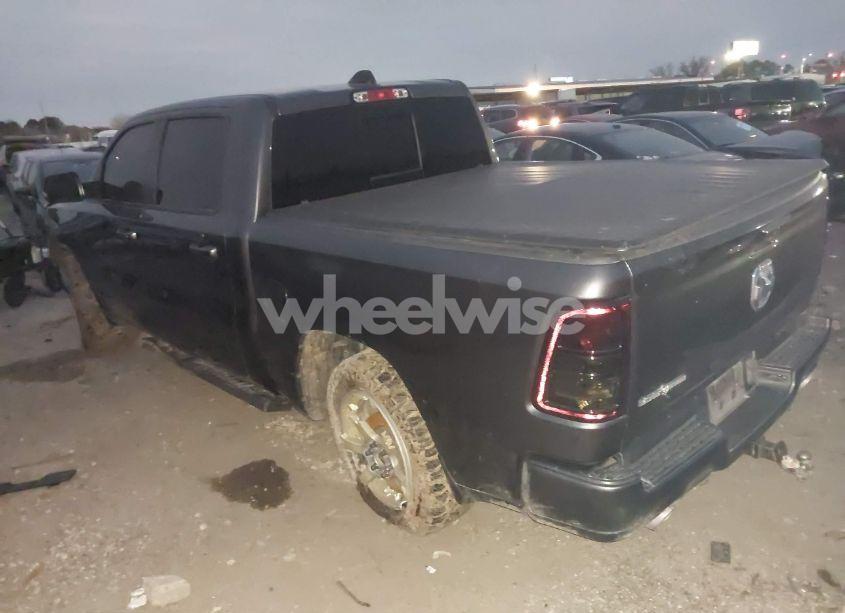 Photo 3 of 2019 Ram 1500 (VIN 1C6RREFT2KN893992)