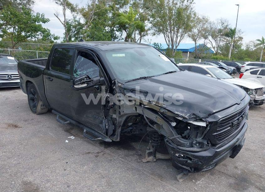 2019 Ram 1500 (VIN 1C6RREFT4KN852103) main photo