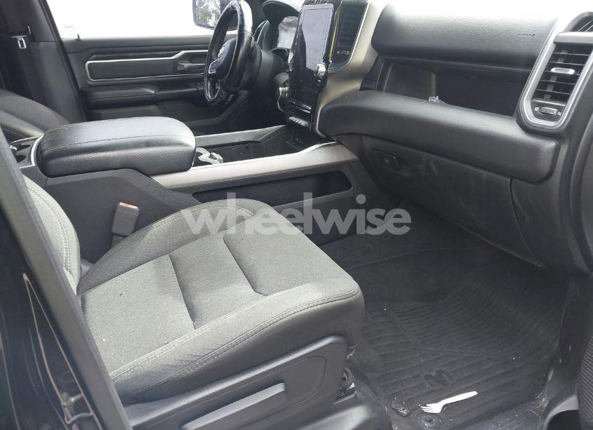 Photo 5 of 2019 Ram 1500 (VIN 1C6RREFT4KN852103)