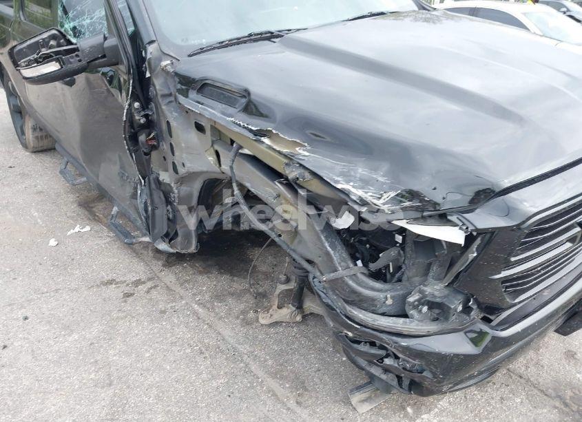 Photo 6 of 2019 Ram 1500 (VIN 1C6RREFT4KN852103)