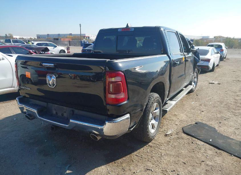 Photo 4 of 2019 Ram 1500 (VIN 1C6RREFT6KN567998)