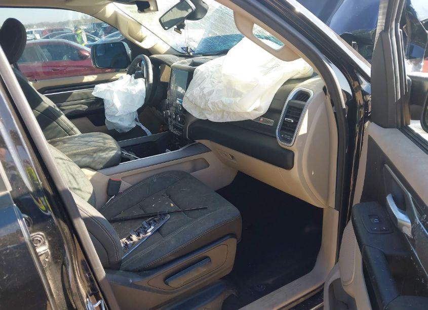 Photo 5 of 2019 Ram 1500 (VIN 1C6RREFT6KN567998)