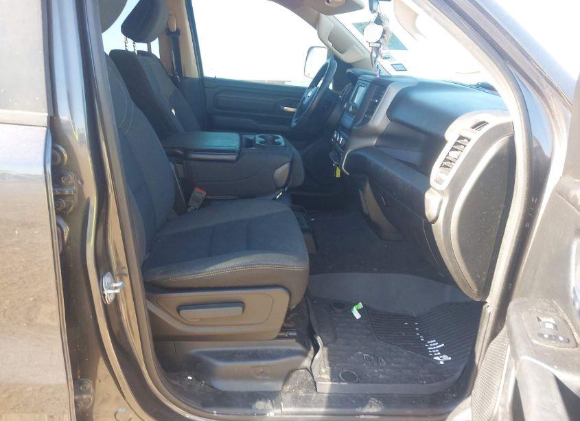 Photo 5 of 2019 Ram 1500 TRADESMAN 4X2 5'7 BOX (VIN 1C6RREGT0KN612139)