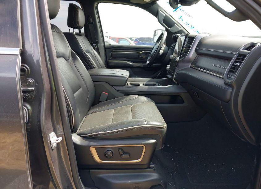 Photo 5 of 2019 Ram 1500 LIMITED 4X2 5'7 BOX (VIN 1C6RREHT1KN617719)