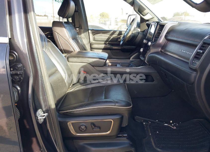 Photo 5 of 2019 Ram 1500 LIMITED 4X2 5'7 BOX (VIN 1C6RREHT9KN616110)