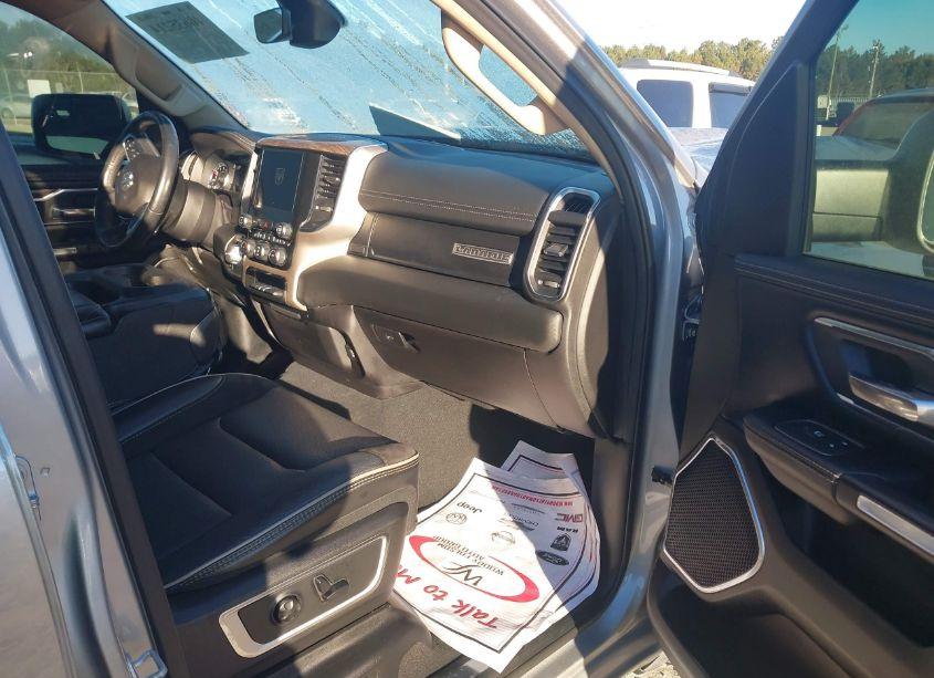 Photo 5 of 2019 Ram 1500 LARAMIE 4X2 5'7 BOX (VIN 1C6RREJG3KN813299)