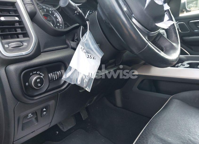 Photo 18 of 2019 Ram 1500 LARAMIE 4X2 5'7 BOX (VIN 1C6RREJT0KN617107)