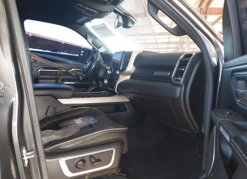 Photo 5 of 2019 Ram 1500 LARAMIE 4X2 5'7 BOX (VIN 1C6RREJT2KN771639)