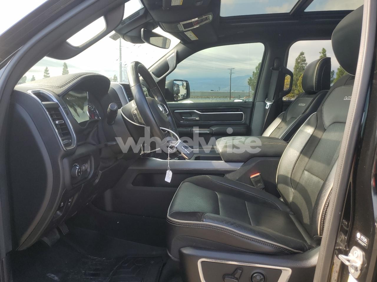 Photo 7 of 2021 RAM 1500 LARAMIE (VIN 1C6RREJT2MN820857)