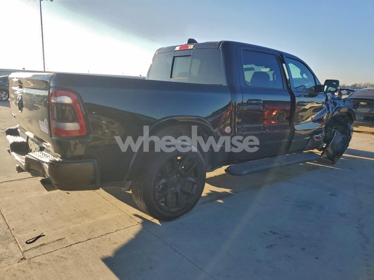 Photo 3 of 2022 RAM 1500 LARAMIE (VIN 1C6RREJT2NN442377)