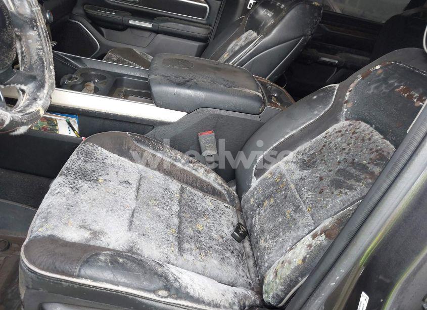 Photo 6 of 2019 Ram 1500 LARAMIE 4X2 5'7 BOX (VIN 1C6RREJT3KN740450)