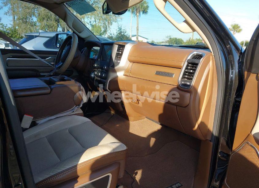 Photo 5 of 2019 Ram 1500 LARAMIE 4X2 5'7 BOX (VIN 1C6RREJT4KN535137)