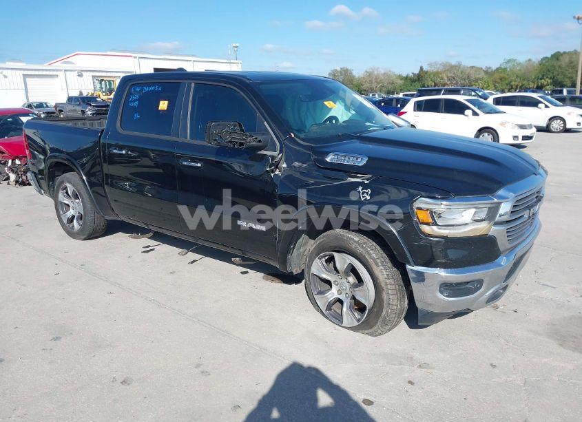 2019 Ram 1500 LARAMIE 4X2 5'7 BOX (VIN 1C6RREJT5KN508402) main photo