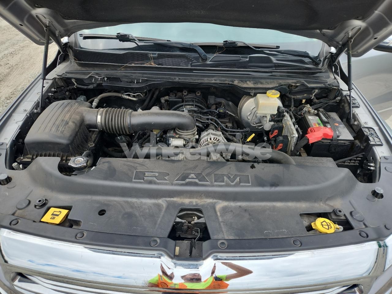 Photo 11 of 2020 RAM 1500 LARAMIE (VIN 1C6RREJT7LN209110)