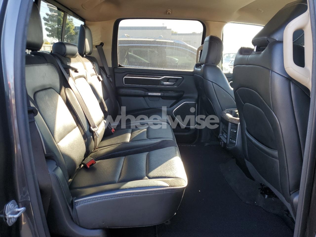 Photo 10 of 2020 RAM 1500 LARAMIE (VIN 1C6RREJT7LN321406)