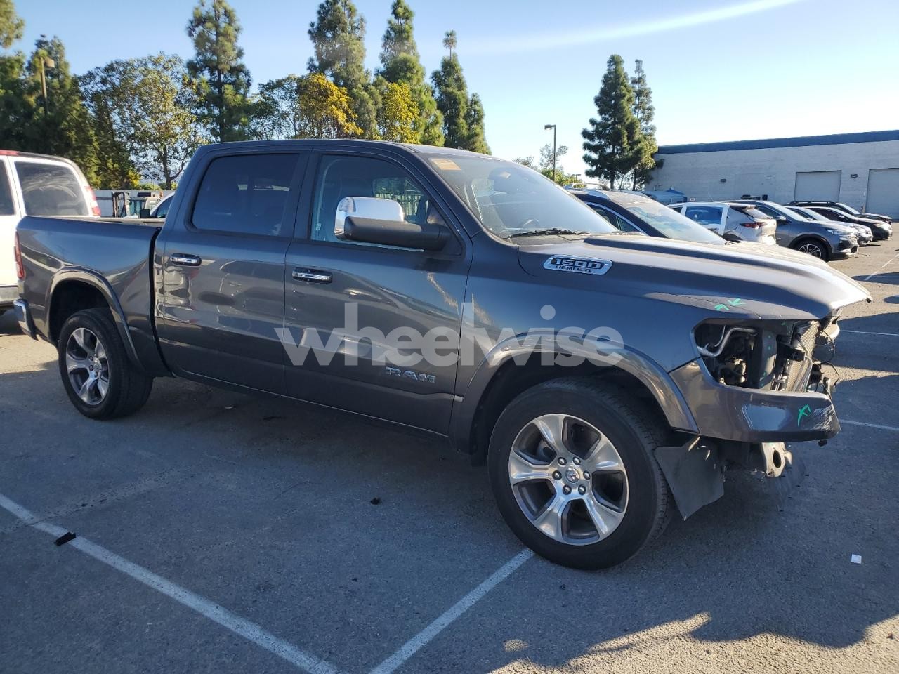 Photo 4 of 2020 RAM 1500 LARAMIE (VIN 1C6RREJT7LN321406)