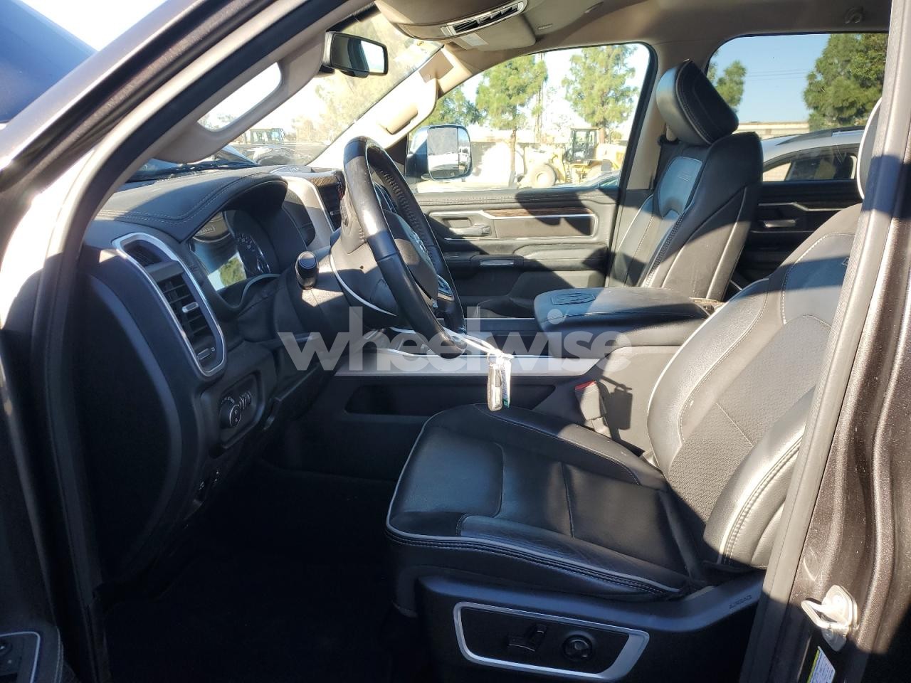 Photo 7 of 2020 RAM 1500 LARAMIE (VIN 1C6RREJT7LN321406)