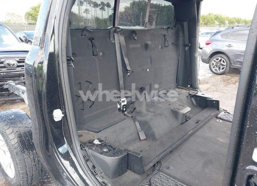 Photo 8 of 2021 Ram 1500 (VIN 1C6RREJT7MN673743)