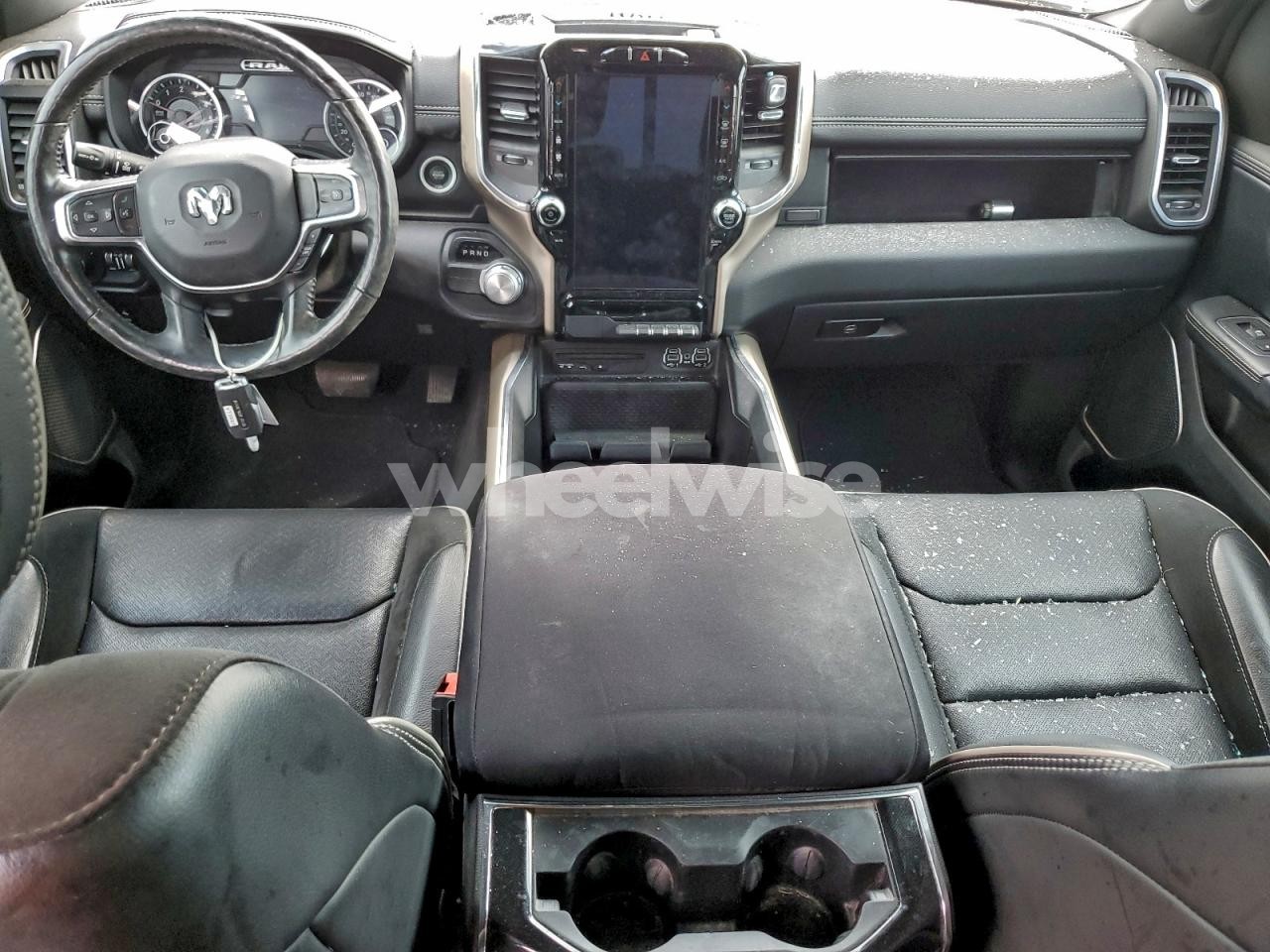 Photo 8 of 2019 RAM 1500 LARAMIE (VIN 1C6RREJT8KN874886)