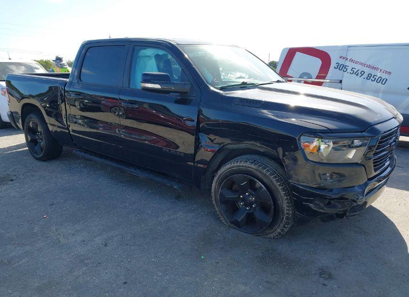 2019 Ram 1500 (VIN 1C6RREMT9KN905865) main photo