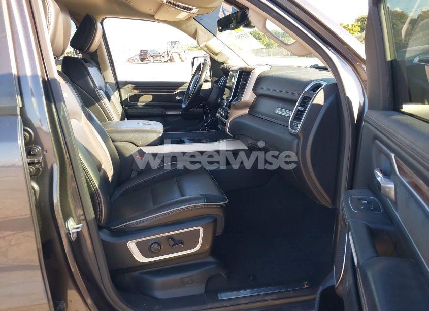 Photo 5 of 2019 Ram 1500 LARAMIE 4X2 6'4 BOX (VIN 1C6RRERT2KN800707)