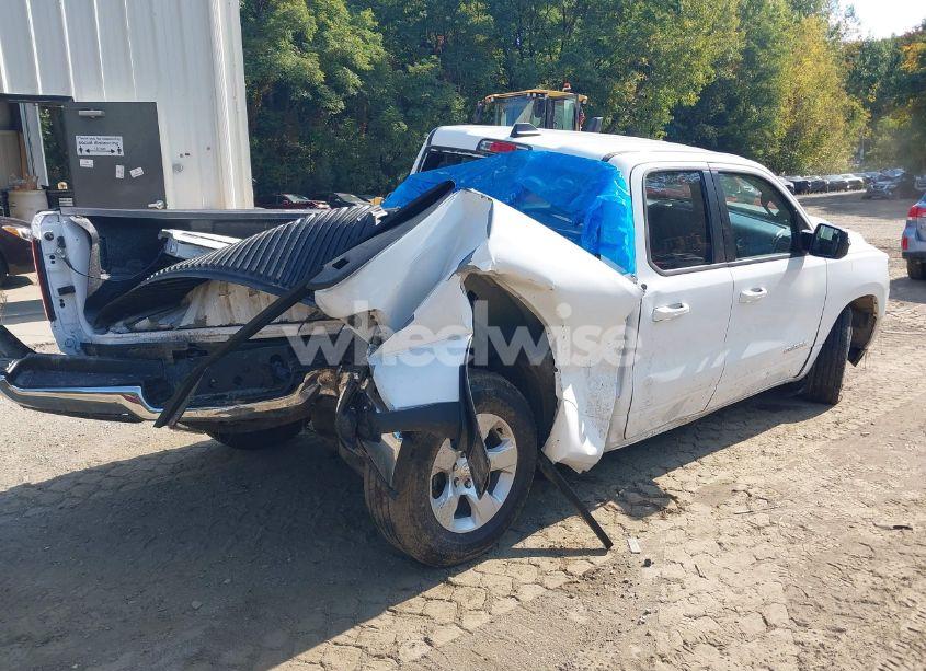 Photo 4 of 2022 Ram 1500 BIG HORN 4X4 6'4 BOX (VIN 1C6RRFBG0NN279137)