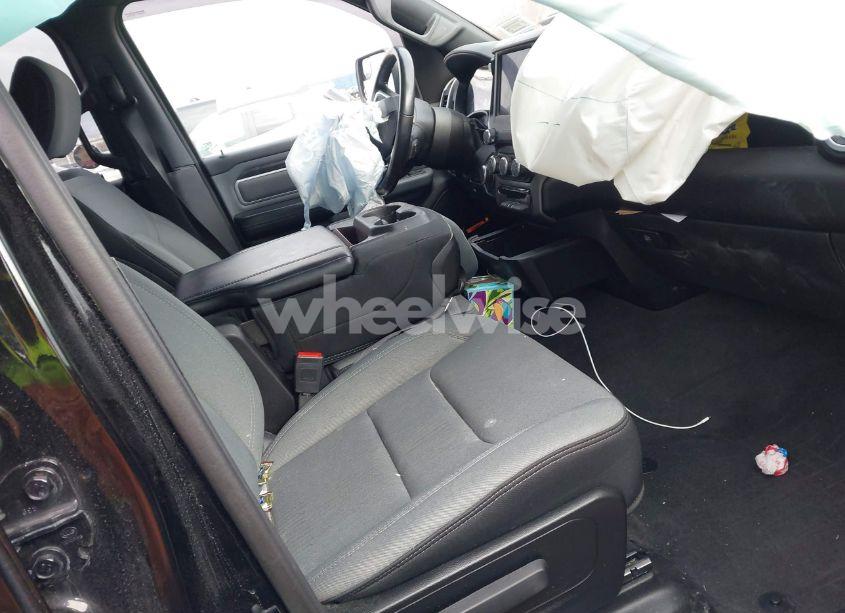 Photo 5 of 2022 Ram 1500 BIG HORN 4X4 6'4 BOX (VIN 1C6RRFBG6NN234588)