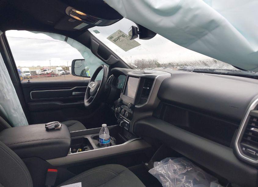 Photo 5 of 2022 Ram 1500 BIG HORN QUAD CAB 4X4 6'4 BOX (VIN 1C6RRFBG6NN293365)