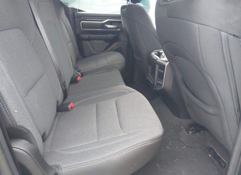 Photo 8 of 2022 Ram 1500 BIG HORN QUAD CAB 4X4 6'4 BOX (VIN 1C6RRFBG6NN293365)