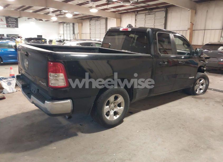 Photo 4 of 2022 Ram 1500 BIG HORN 4X4 6'4 BOX (VIN 1C6RRFBG6NN468729)