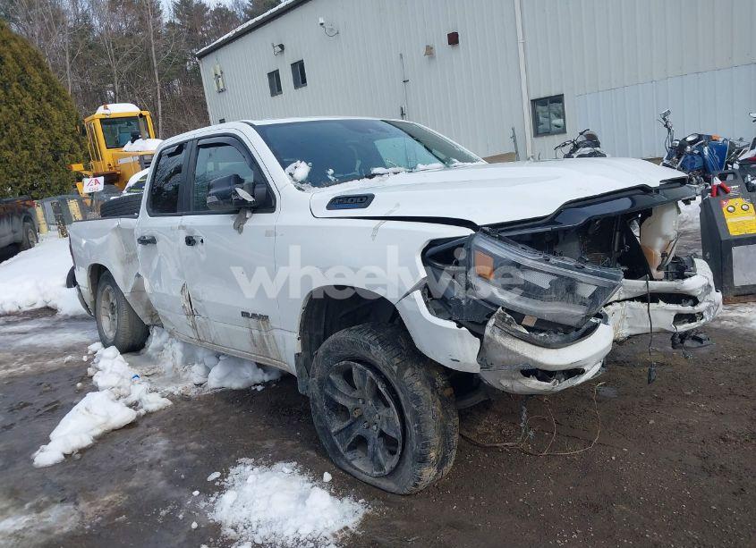 2023 Ram 1500 BIG HORN 4X4 6'4 BOX (VIN 1C6RRFBG6PN527765) main photo