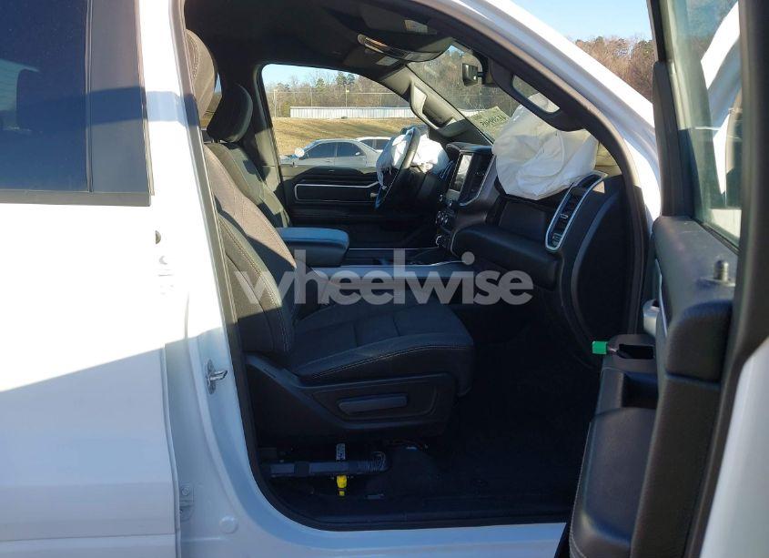 Photo 5 of 2022 Ram 1500 BIG HORN 4X4 6'4 BOX (VIN 1C6RRFBG7NN480436)