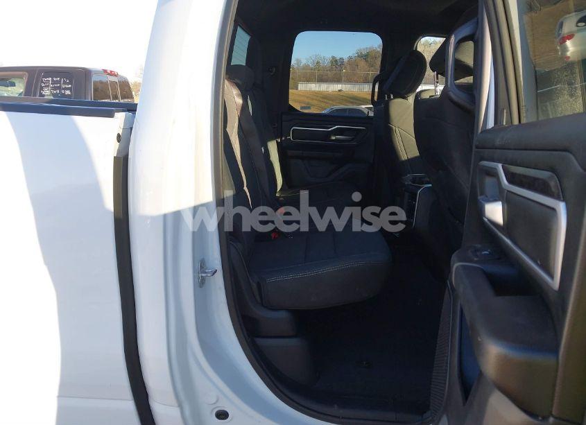 Photo 8 of 2022 Ram 1500 BIG HORN 4X4 6'4 BOX (VIN 1C6RRFBG7NN480436)