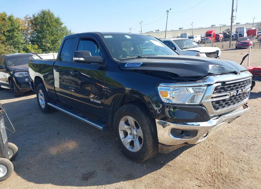 2022 Ram 1500 BIG HORN QUAD CAB 4X4 6'4 BOX (VIN 1C6RRFBG7NN480453) main photo