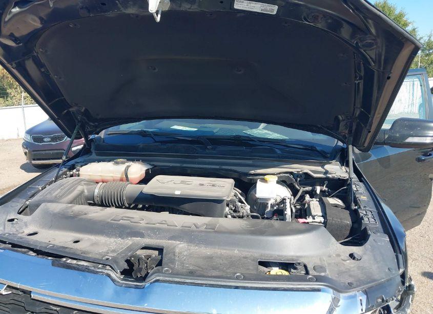 Photo 10 of 2022 Ram 1500 BIG HORN QUAD CAB 4X4 6'4 BOX (VIN 1C6RRFBG7NN480453)