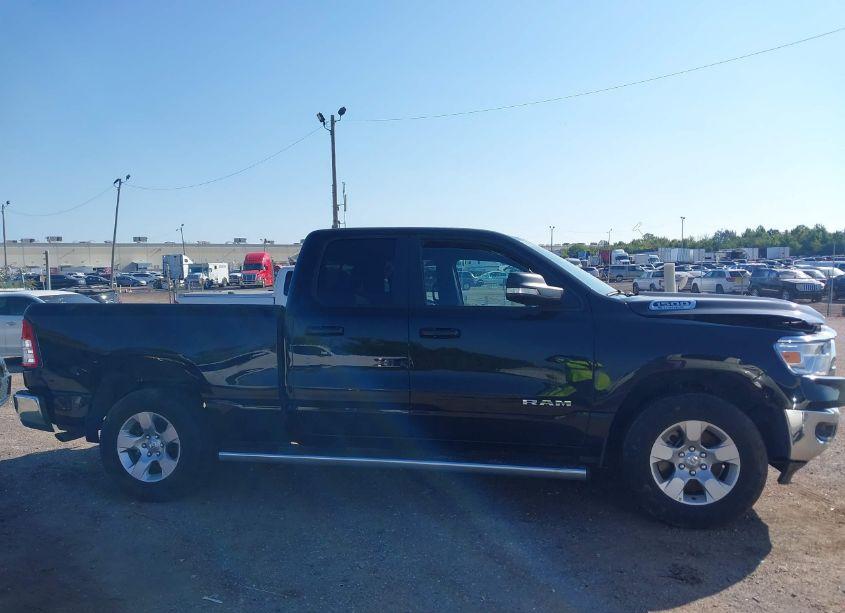 Photo 13 of 2022 Ram 1500 BIG HORN QUAD CAB 4X4 6'4 BOX (VIN 1C6RRFBG7NN480453)