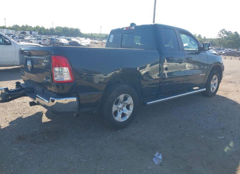 Photo 4 of 2022 Ram 1500 BIG HORN QUAD CAB 4X4 6'4 BOX (VIN 1C6RRFBG7NN480453)