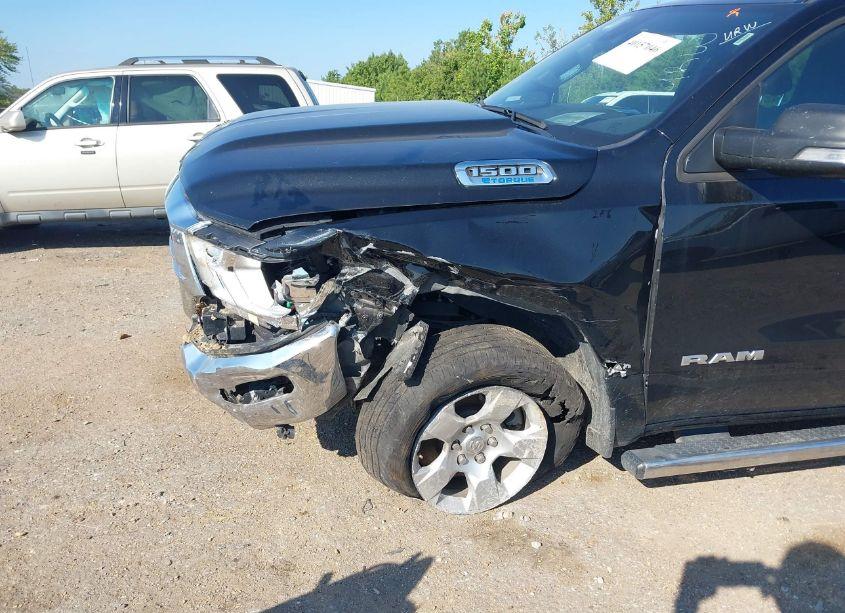 Photo 6 of 2022 Ram 1500 BIG HORN QUAD CAB 4X4 6'4 BOX (VIN 1C6RRFBG7NN480453)