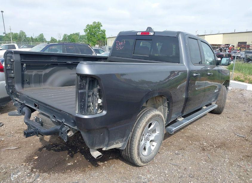 Photo 4 of 2022 Ram 1500 BIG HORN QUAD CAB 4X4 6'4 BOX (VIN 1C6RRFBG9NN464920)