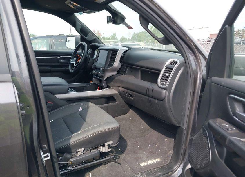 Photo 5 of 2022 Ram 1500 BIG HORN QUAD CAB 4X4 6'4 BOX (VIN 1C6RRFBG9NN464920)