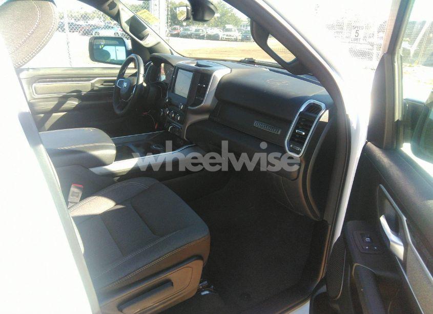 Photo 5 of 2022 Ram 1500 BIG HORN 4X4 6'4 BOX (VIN 1C6RRFBG9NN480390)