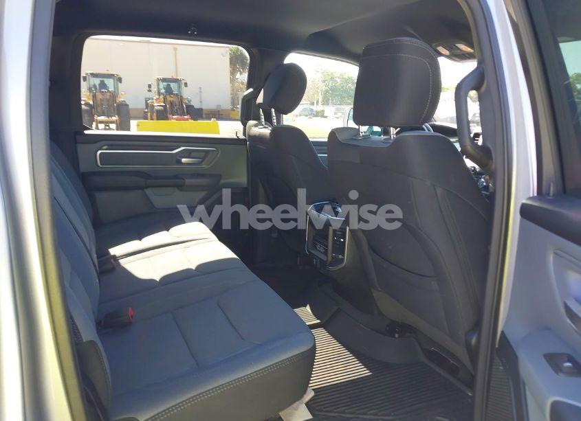 Photo 8 of 2022 Ram 1500 BIG HORN 4X4 5'7 BOX (VIN 1C6RRFFG5NN327421)