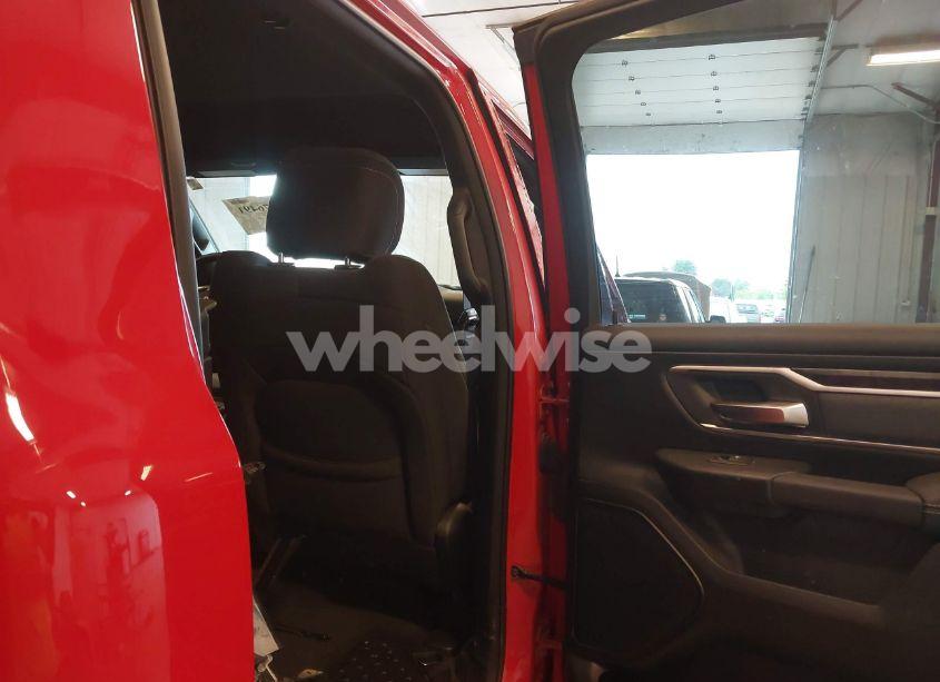 Photo 8 of 2022 Ram 1500 BIG HORN 4X4 5'7 BOX (VIN 1C6RRFFG7NN455417)