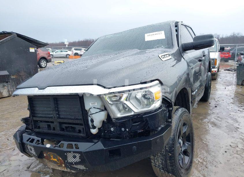 Photo 2 of 2019 Ram 1500 (VIN 1C6RRFFG8KN920072)