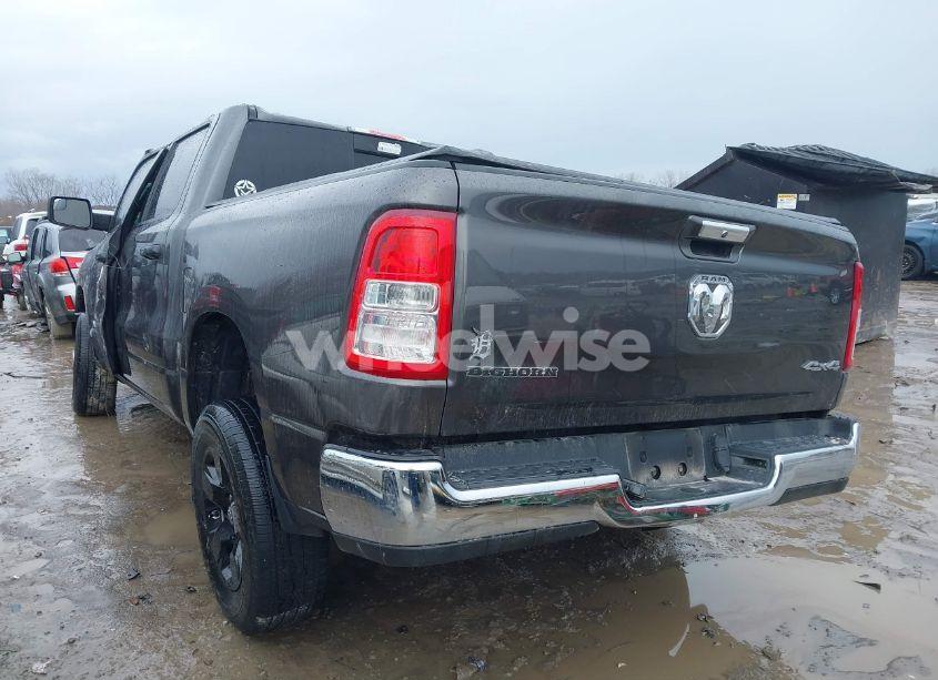 Photo 3 of 2019 Ram 1500 (VIN 1C6RRFFG8KN920072)